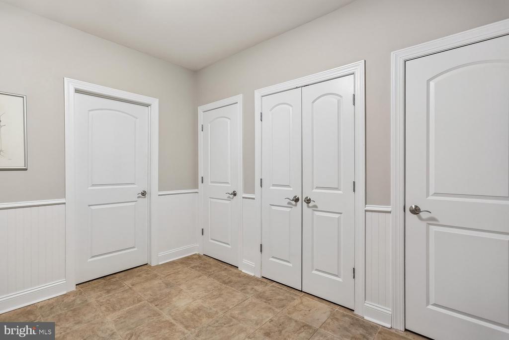 5114 WESSLING LANE