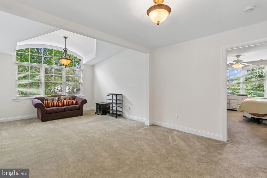 5114 WESSLING LANE