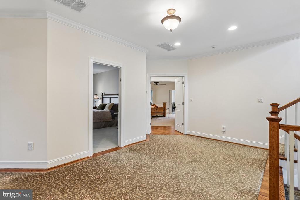 5114 WESSLING LANE
