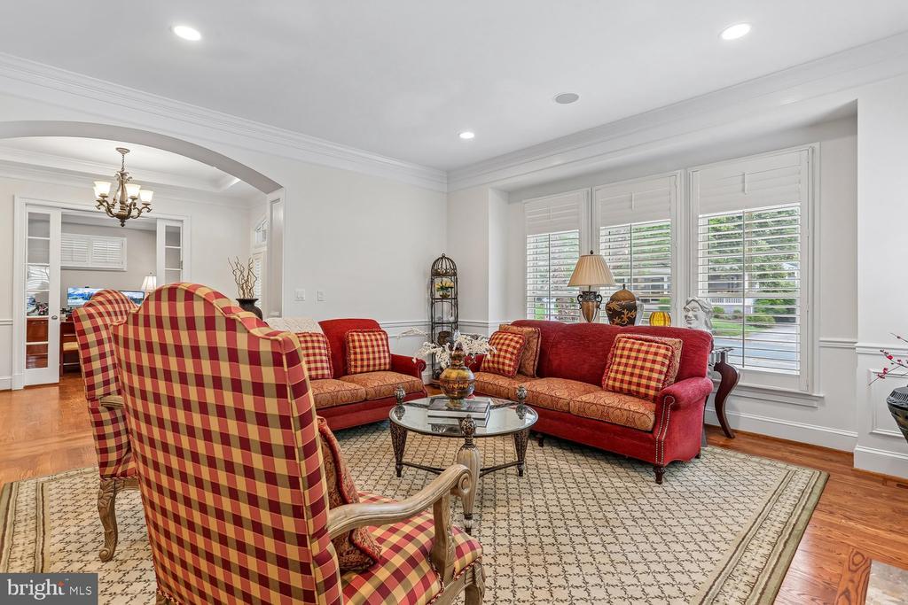 5114 WESSLING LANE