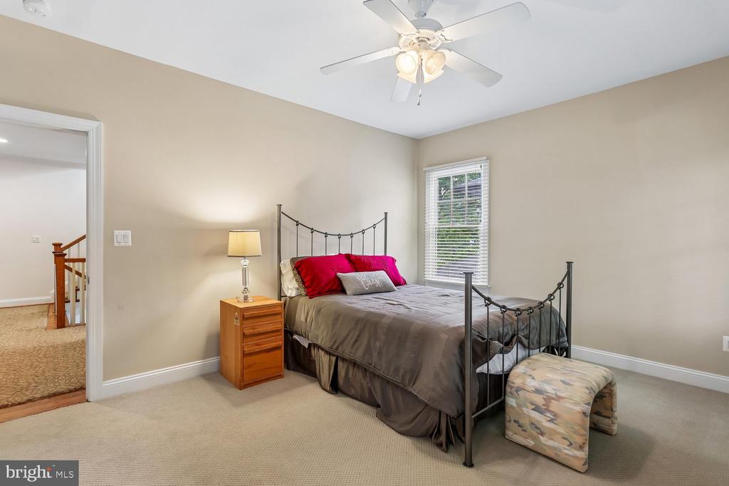 5114 WESSLING LANE
