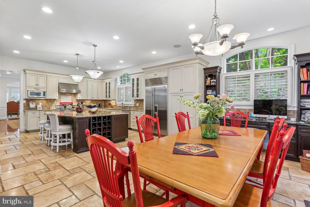 5114 WESSLING LANE