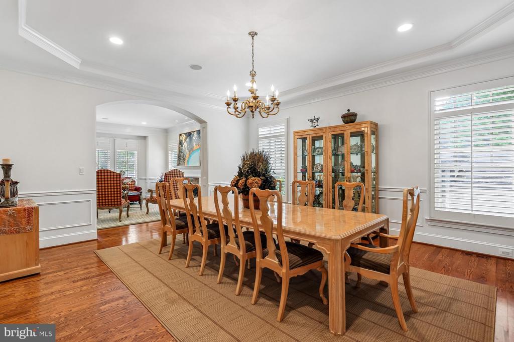5114 WESSLING LANE