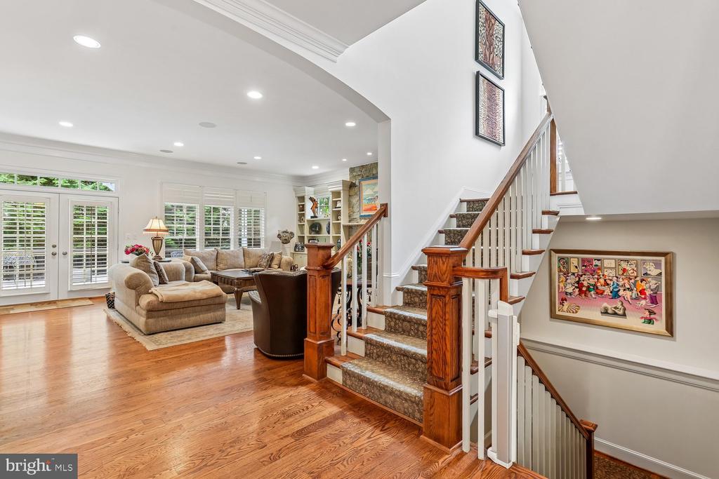 5114 WESSLING LANE