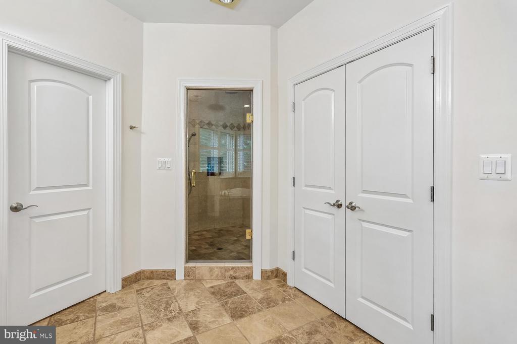 5114 WESSLING LANE