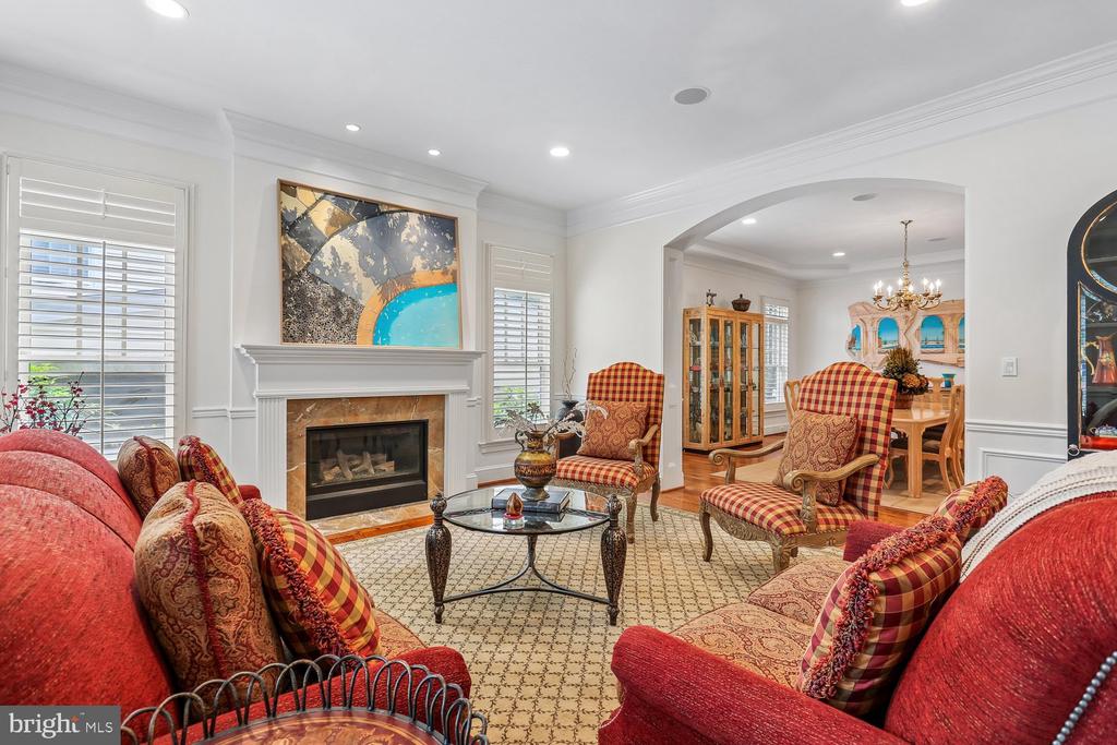 5114 WESSLING LANE