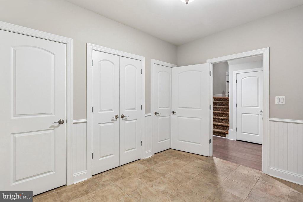5114 WESSLING LANE