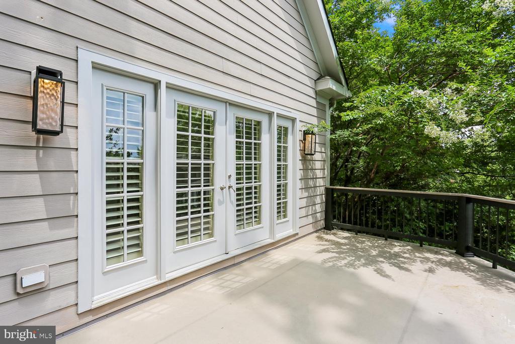 5114 WESSLING LANE