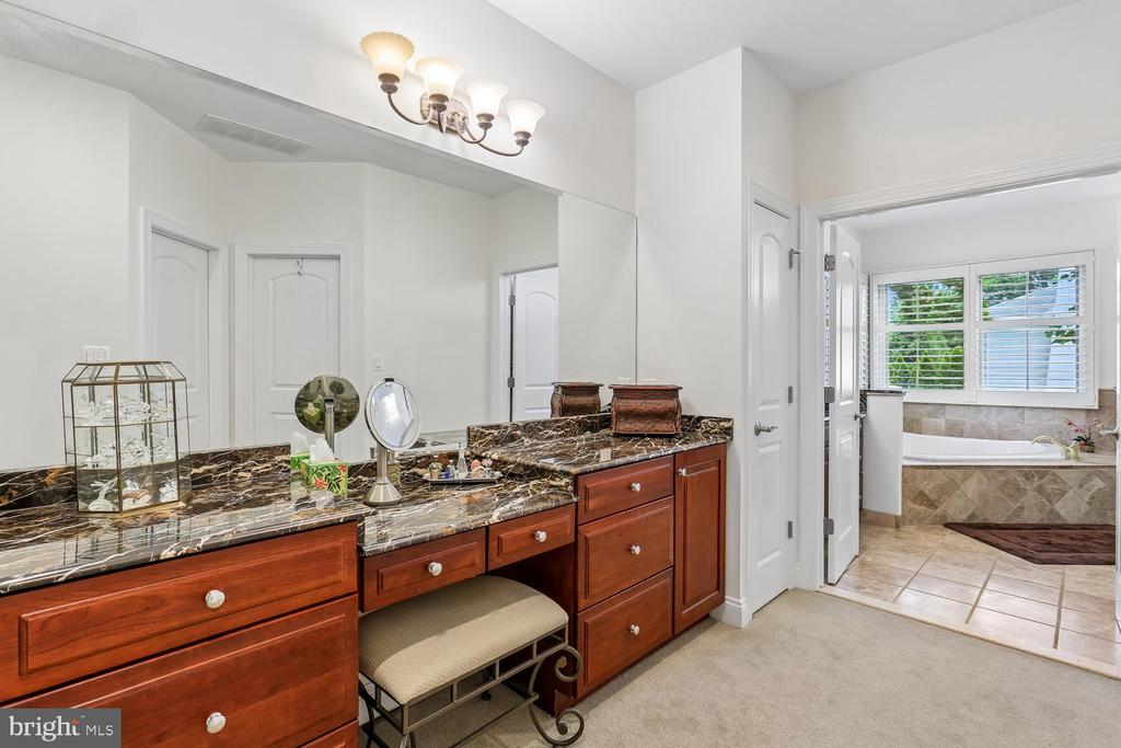 5114 WESSLING LANE