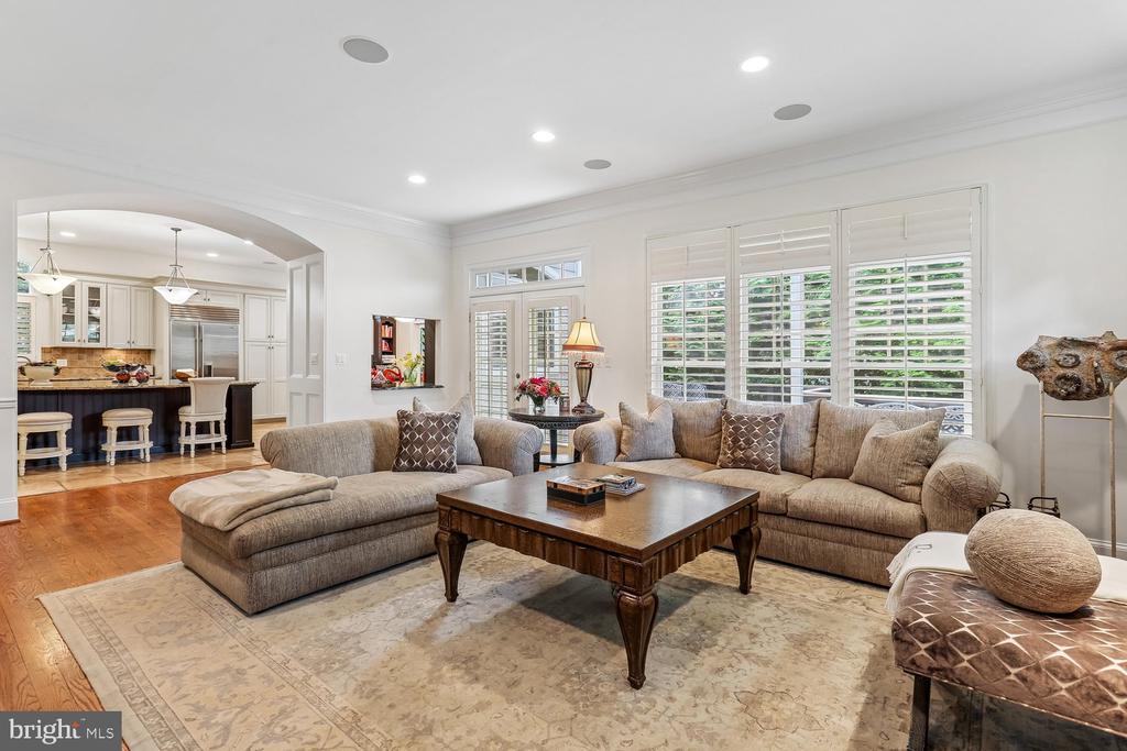 5114 WESSLING LANE