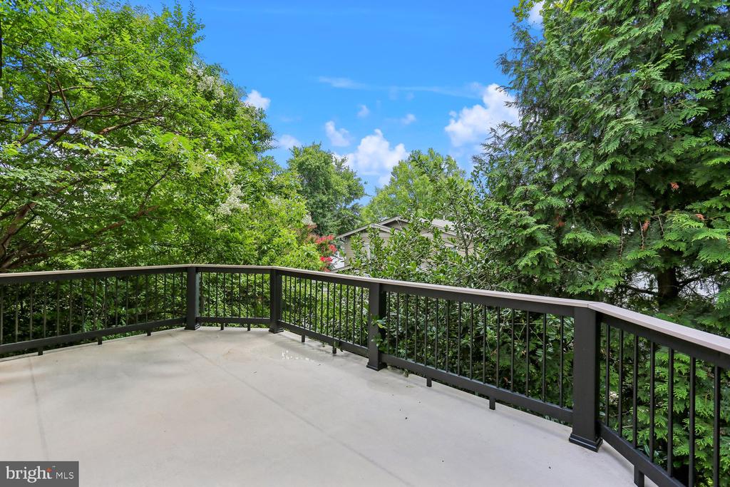 5114 WESSLING LANE
