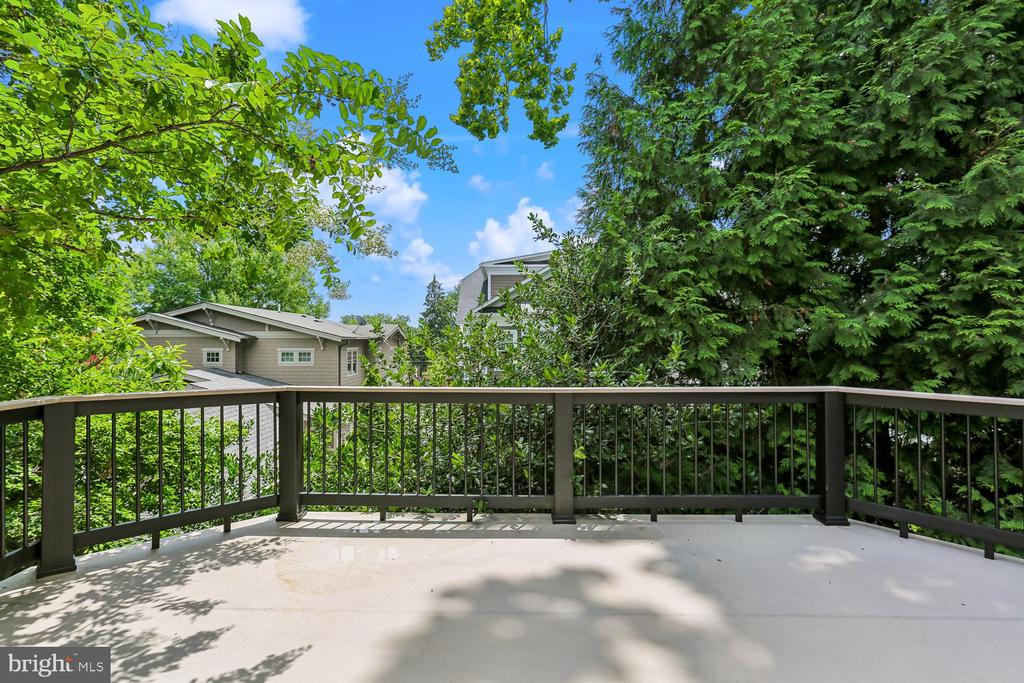 5114 WESSLING LANE
