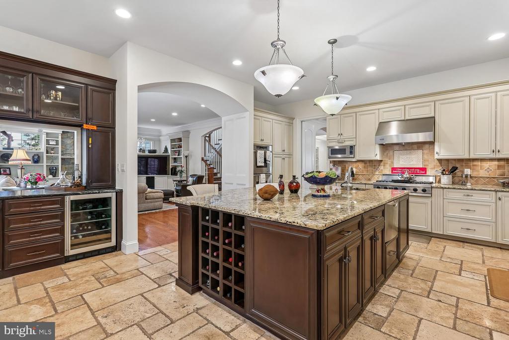 5114 WESSLING LANE