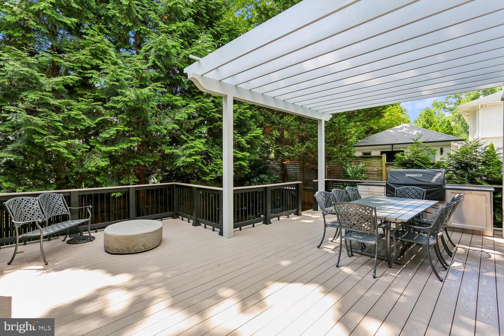 5114 WESSLING LANE