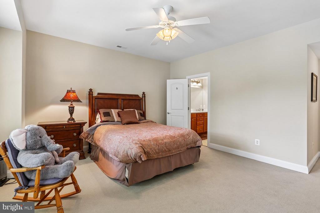 5114 WESSLING LANE