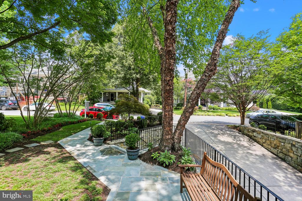 5114 WESSLING LANE