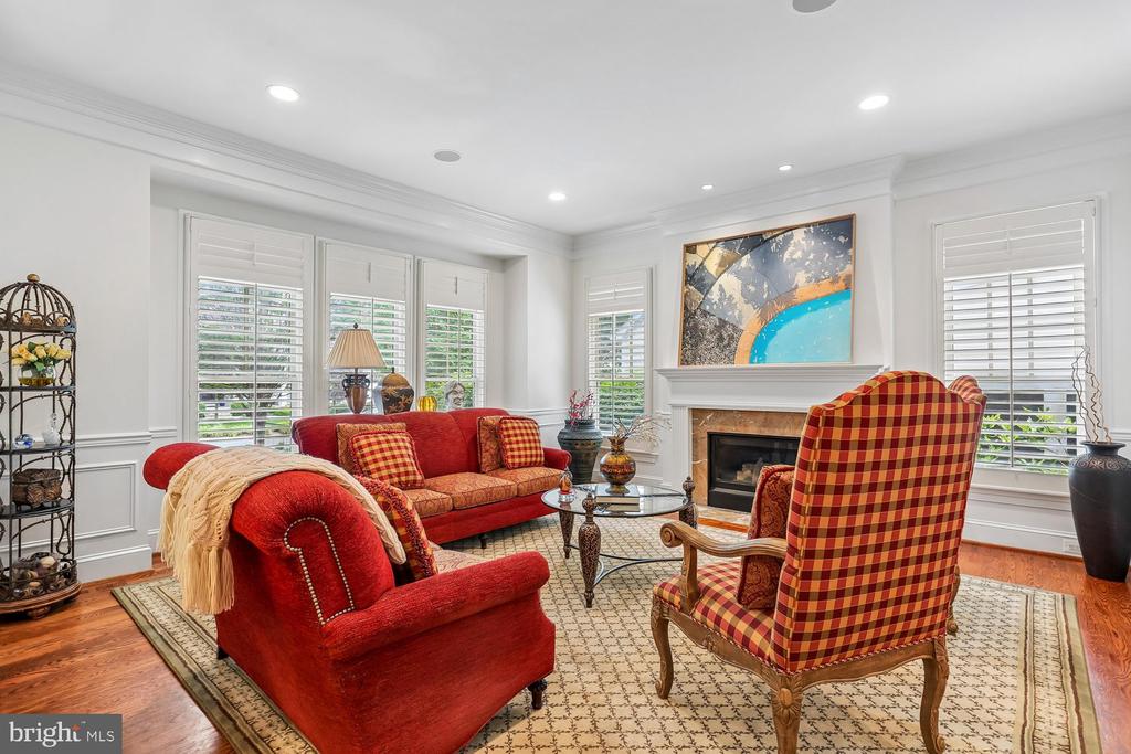 5114 WESSLING LANE