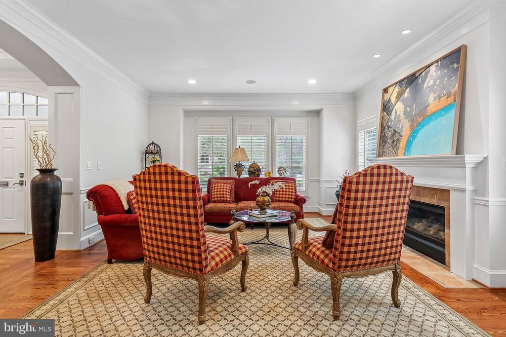 5114 WESSLING LANE