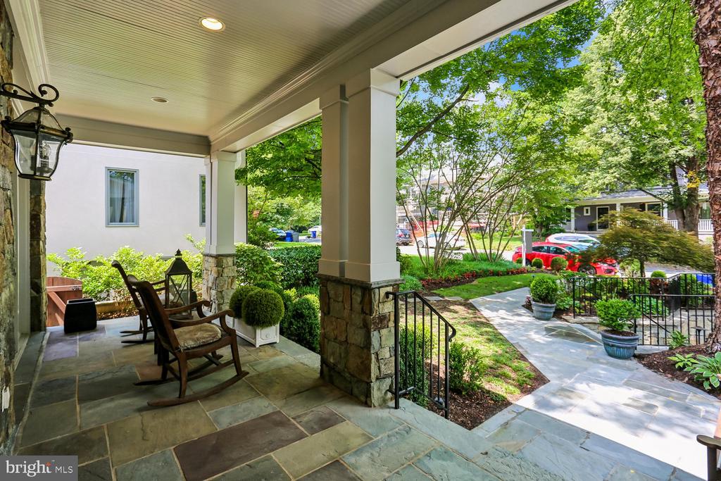 5114 WESSLING LANE