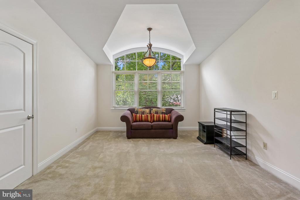 5114 WESSLING LANE