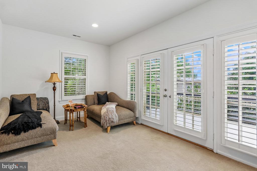 5114 WESSLING LANE