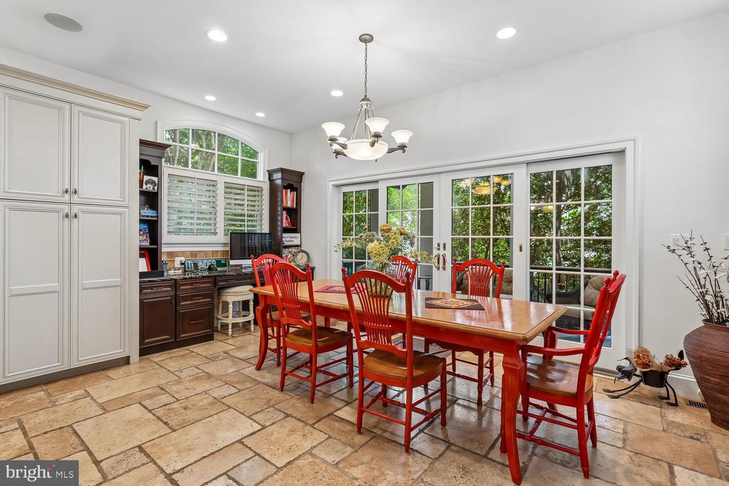 5114 WESSLING LANE