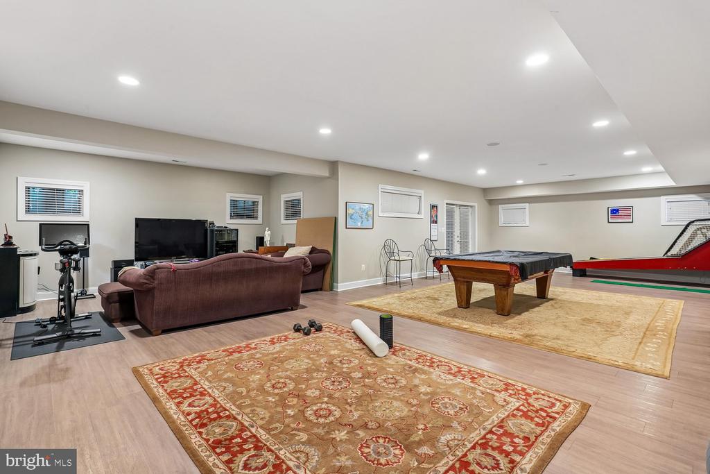 5114 WESSLING LANE