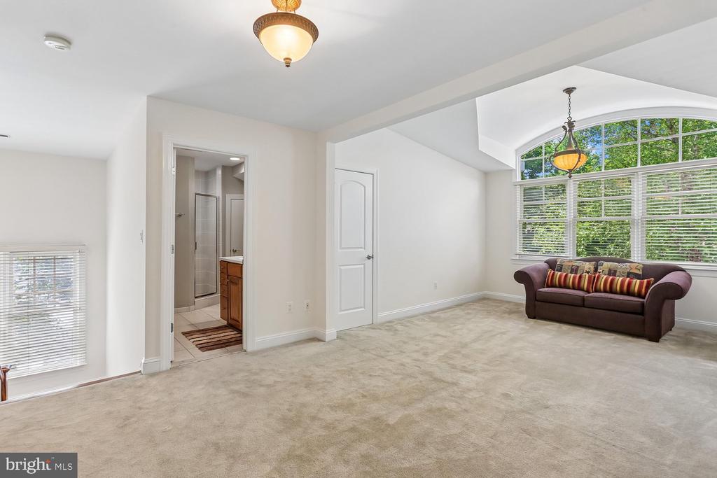 5114 WESSLING LANE