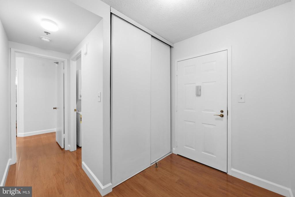 15100 INTERLACHEN DRIVE Unit: 4-124