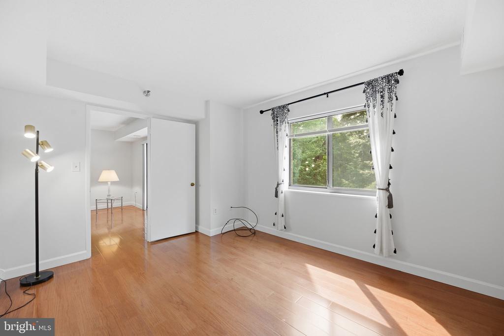 15100 INTERLACHEN DRIVE Unit: 4-124
