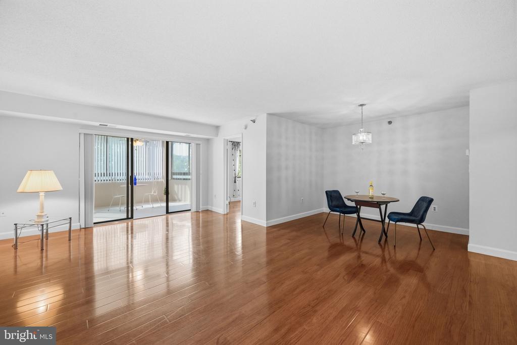 15100 INTERLACHEN DRIVE Unit: 4-124