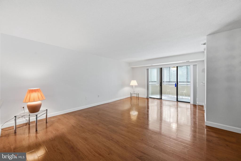 15100 INTERLACHEN DRIVE Unit: 4-124