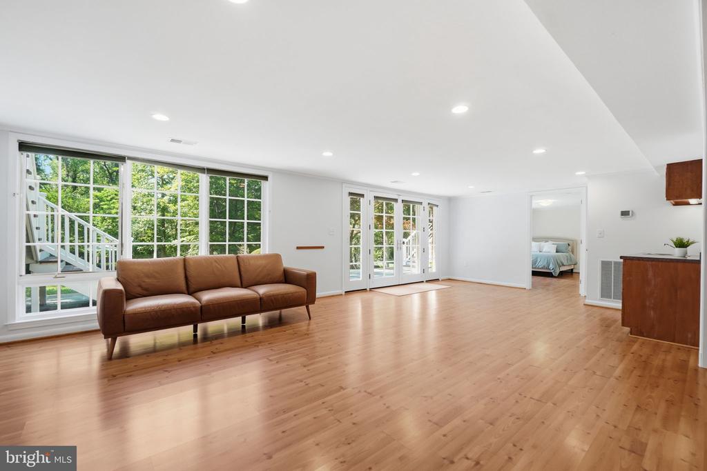10904 STANMORE DRIVE