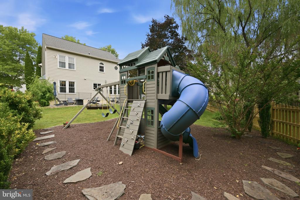 21406 MANOR VIEW CIRCLE