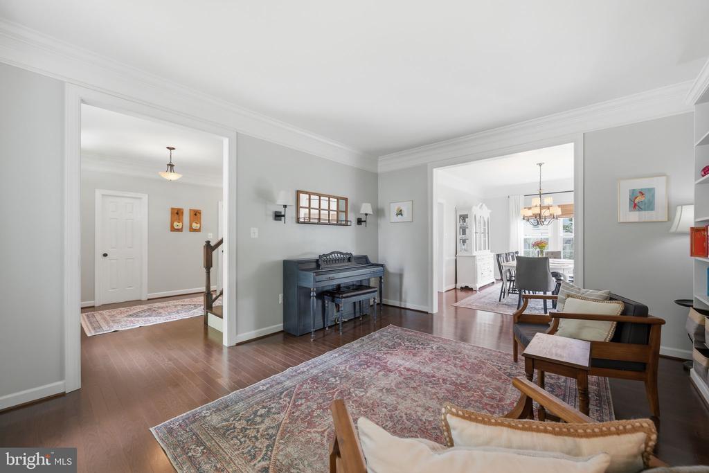 21406 MANOR VIEW CIRCLE