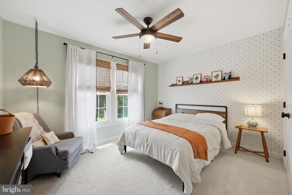 21406 MANOR VIEW CIRCLE