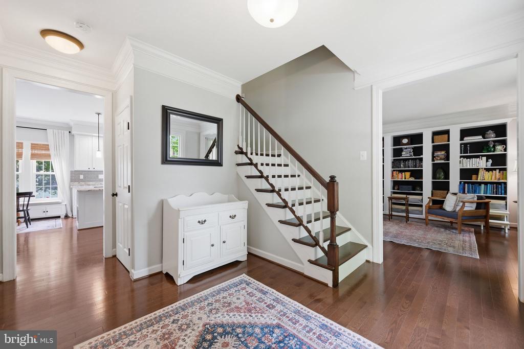 21406 MANOR VIEW CIRCLE