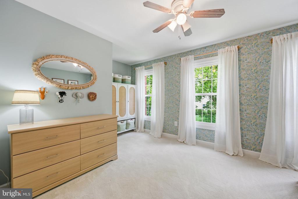 21406 MANOR VIEW CIRCLE