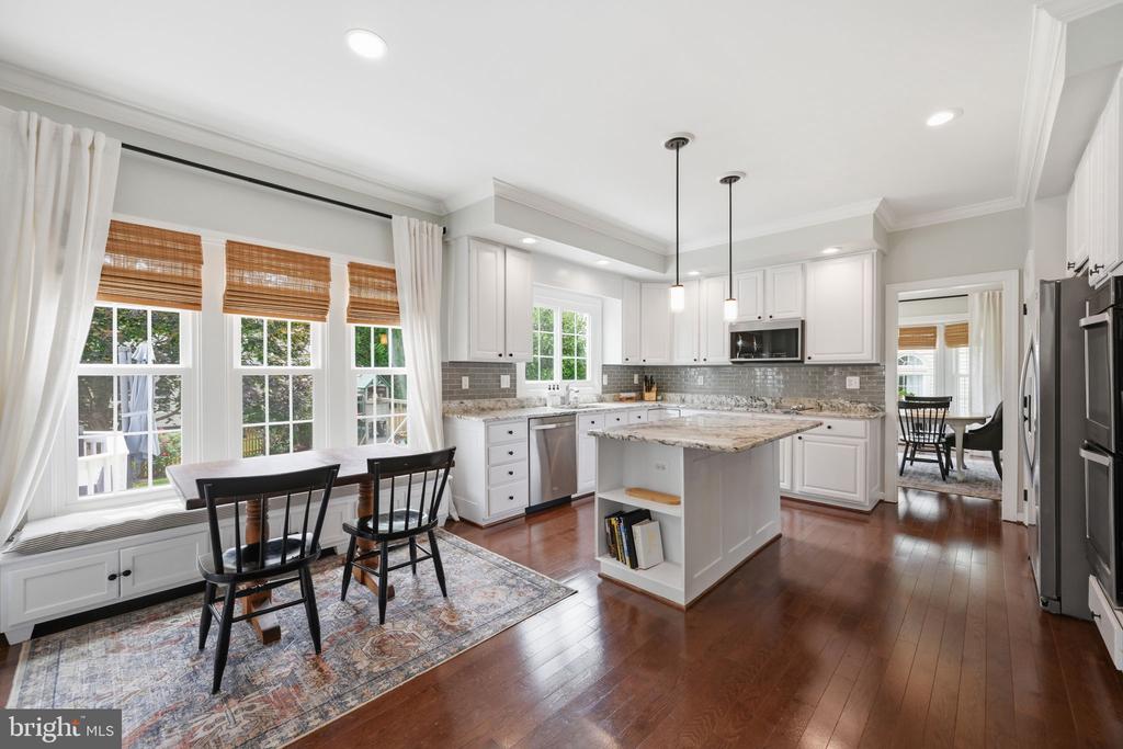 21406 MANOR VIEW CIRCLE