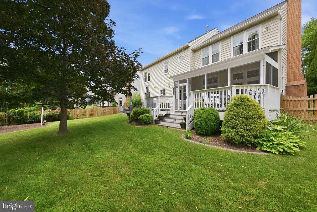 21406 MANOR VIEW CIRCLE