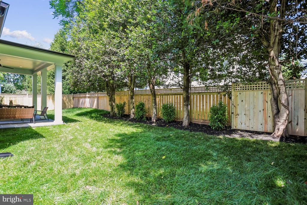 4807 DERUSSEY PARKWAY