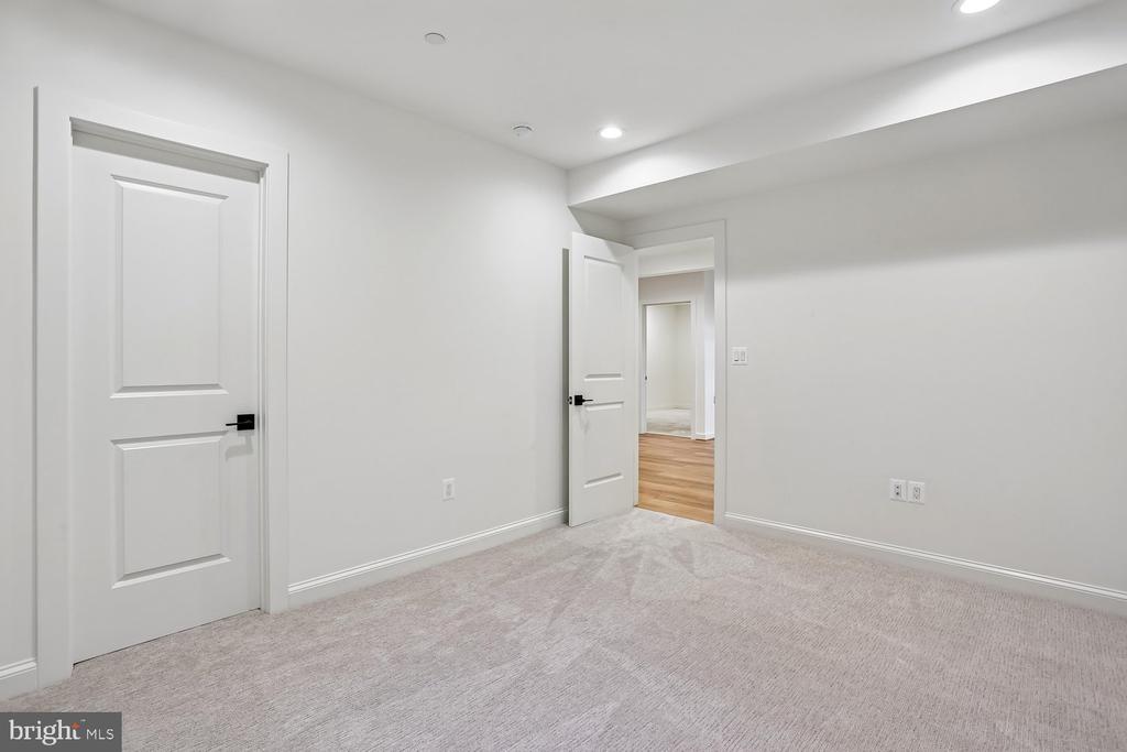 4807 DERUSSEY PARKWAY