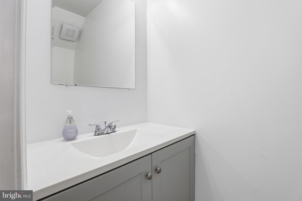 674 AZALEA DRIVE Unit: 5-674