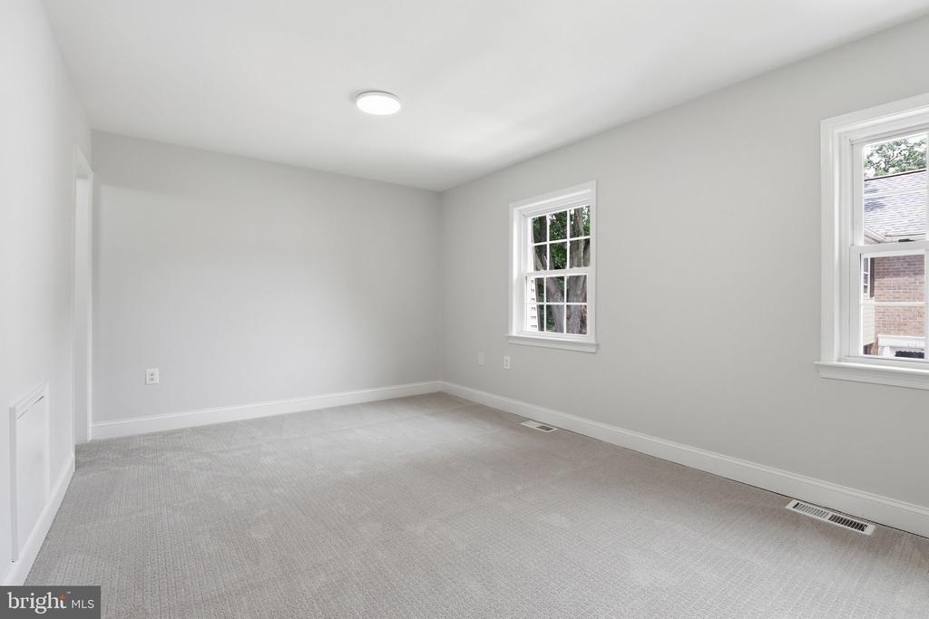 674 AZALEA DRIVE Unit: 5-674
