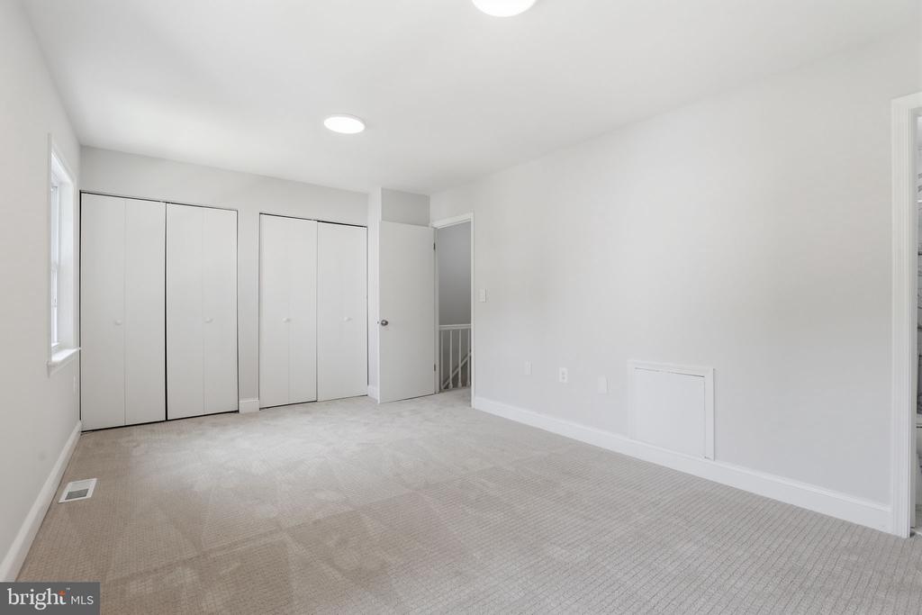 674 AZALEA DRIVE Unit: 5-674