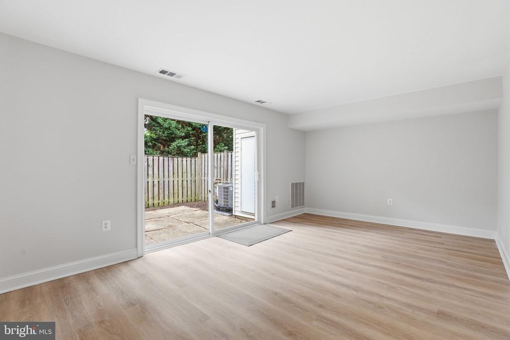 674 AZALEA DRIVE Unit: 5-674