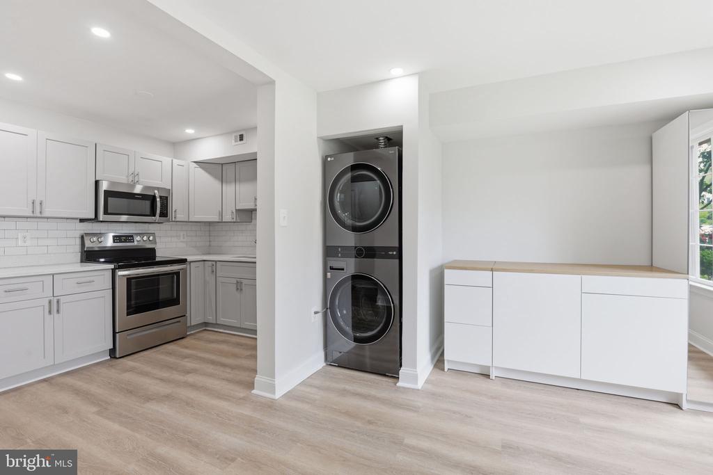 674 AZALEA DRIVE Unit: 5-674