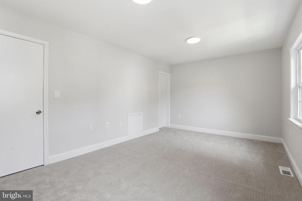674 AZALEA DRIVE Unit: 5-674