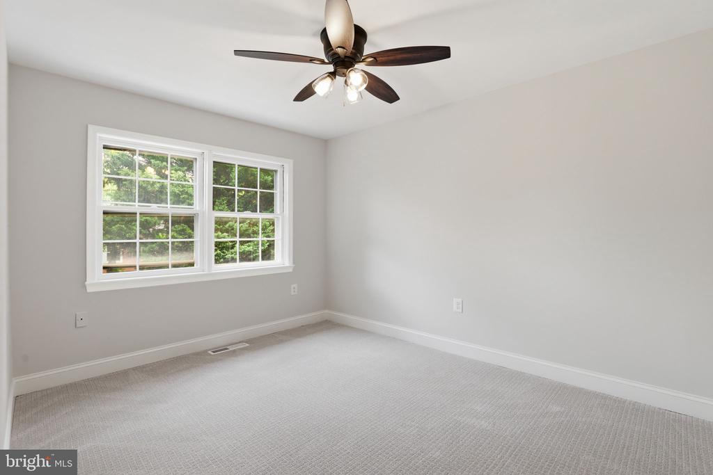 674 AZALEA DRIVE Unit: 5-674