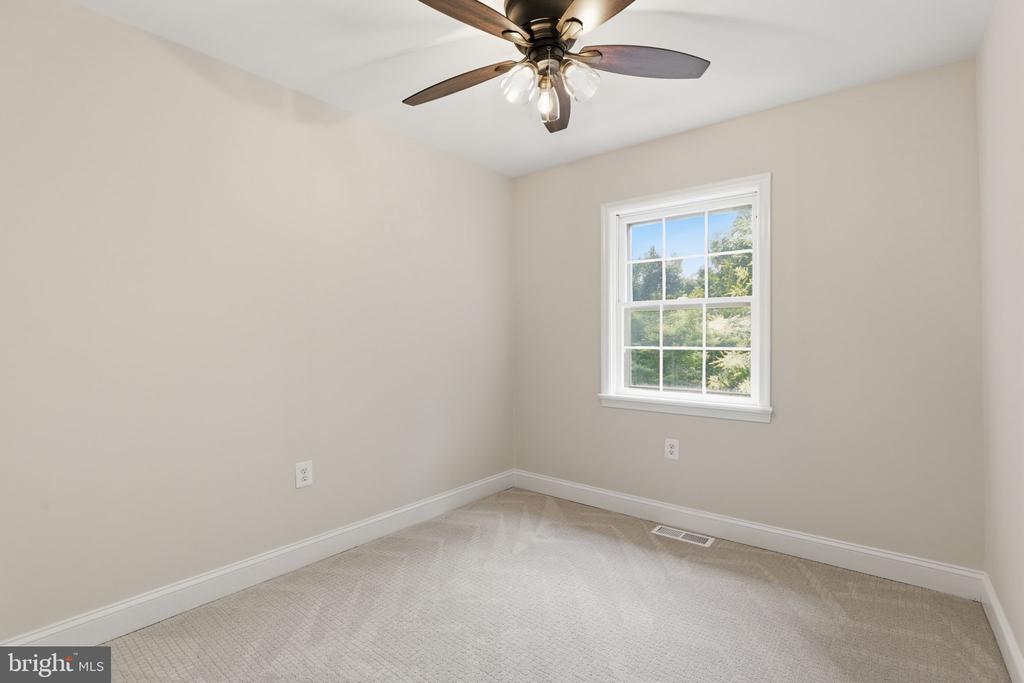 674 AZALEA DRIVE Unit: 5-674